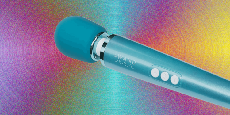 Le Wand Dive Review: A Waterproof Wand Vibrator