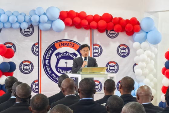 Ambassador Yin Chengwu attended the Executive Protection Service Class 2 Graduation Ceremony