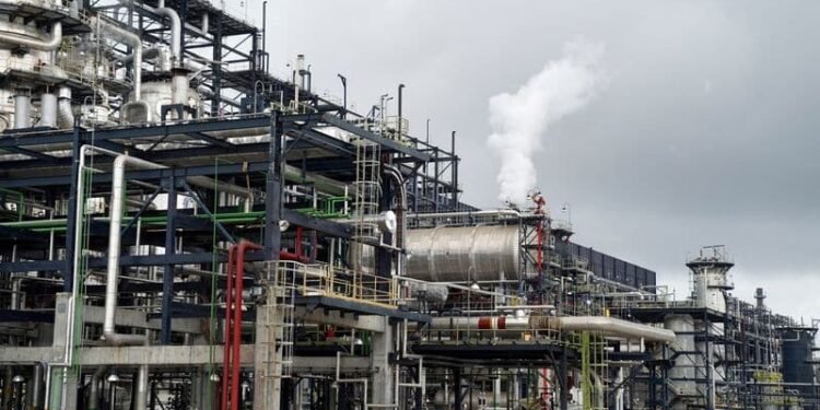 Dangote refinery imports 4,000 natural gas-powered trucks for local fuel distribution