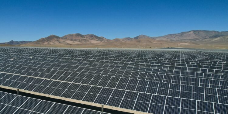 Zimbabwe signs $4.4 million deal with Afreximbank for 1GW floating solar project