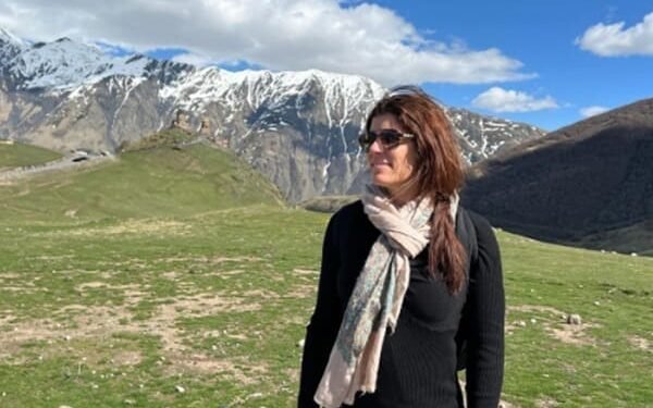 American World Traveller Woman Moves To Portugal