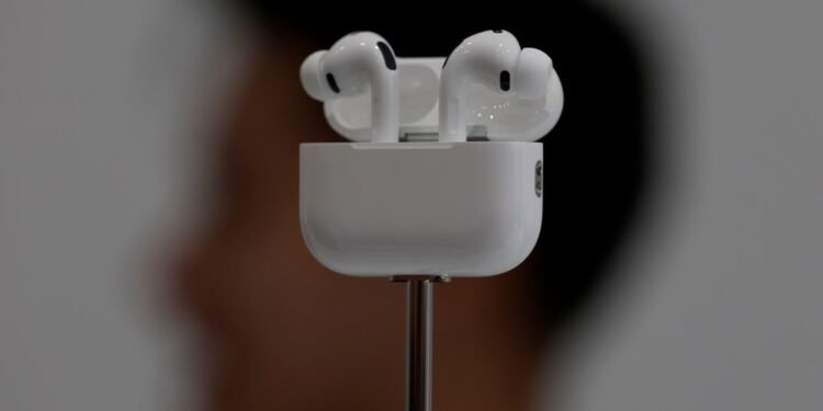 Apple, Meta, Google Working on Universal Translators