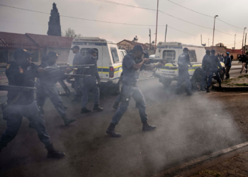 Police Fire Rubber Bullets, Stun Grenades And Tear Gas At Joburg Water Protest