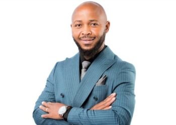 Survey hints at brighter year-end despite weak construction activity