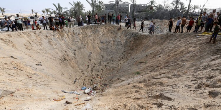 As Israel Bombed Gaza, Amazon Did Business With Its Bomb-Makers