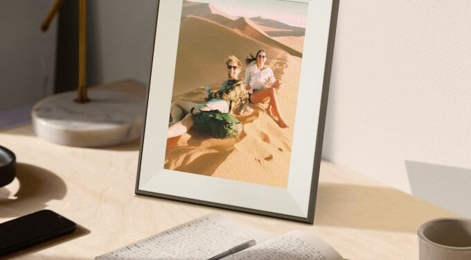 Aura introduces a $499 e-ink digital photo frame that lets you go cordless