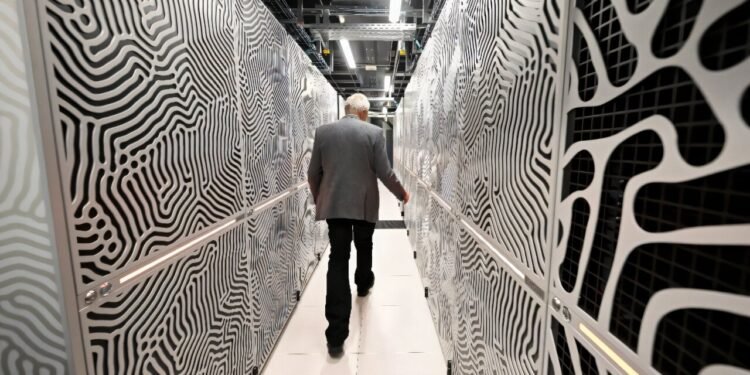 EU bows to pressure on loosening AI, privacy rules