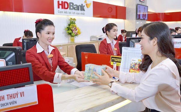 HDBank posts US$562.4 million profit in nine months, proposes 30% dividend and bonus share plan