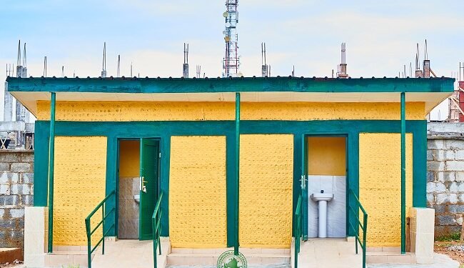 ICCDI Africa unveils Abuja eco-toilet built with over 10,000 PET bottles – EnviroNews