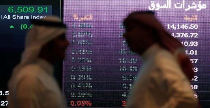 Most Gulf markets retreat on weak oil prices