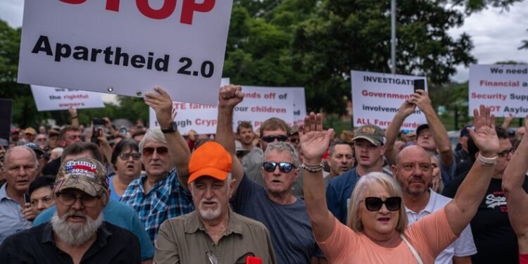 South Africa condemns U.S. move to prioritise white afrikaners in refugee programme