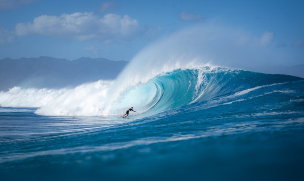 Tuach and Bruke into quarter-finals of La Marginal Surf Pro