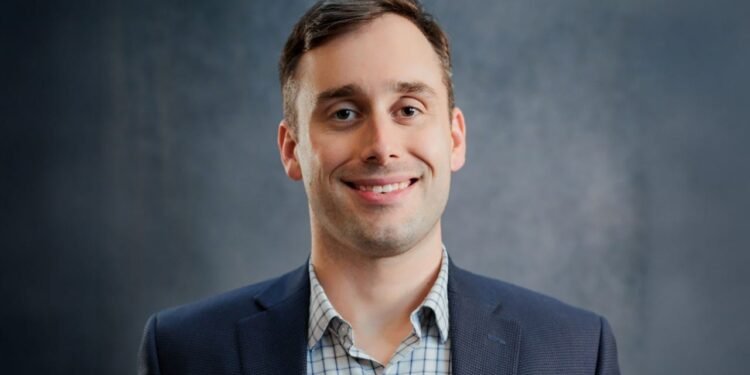 Advisors Help Ex-Inmates Navigate Financial Challenges