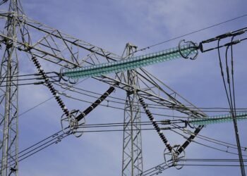 “I better pass my neighbour”: Tracing Nigeria’s shift from fuel generators to rooftop solar