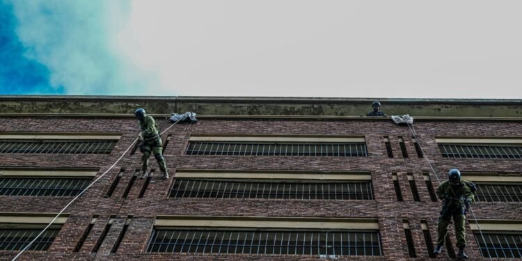 SA DoD lawyers go hands-on to sharpen military skills