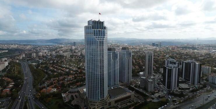 Turkey’s Isbank CEO says economic programme may need a pause to avoid side effects