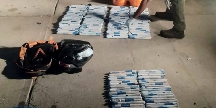 Alert border patrol sees soldiers find commercial explosives