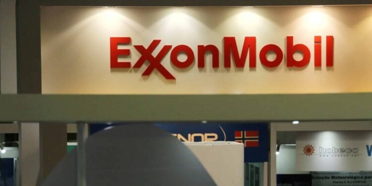 ExxonMobil to begin $30 billion Rovuma LNG in 12 months, Mozambique president says