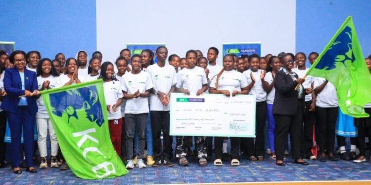 KCB Awards 1,000 Kenya Senior School Scholarships, Commits KShs. 600M