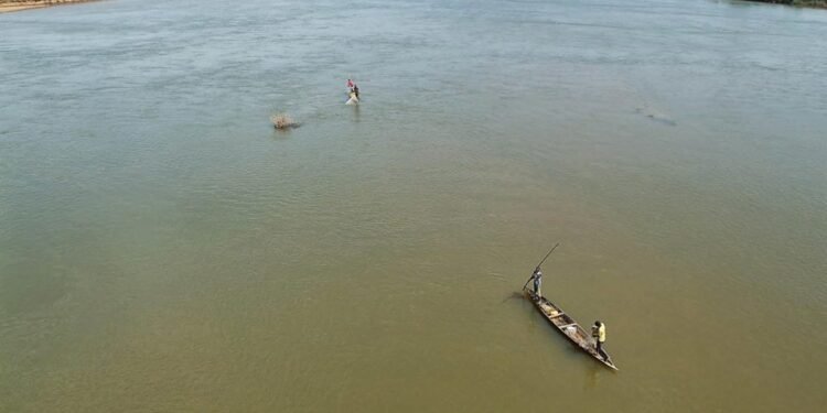 Nigeria bans sand mining on River Niger to protect bridges – EnviroNews
