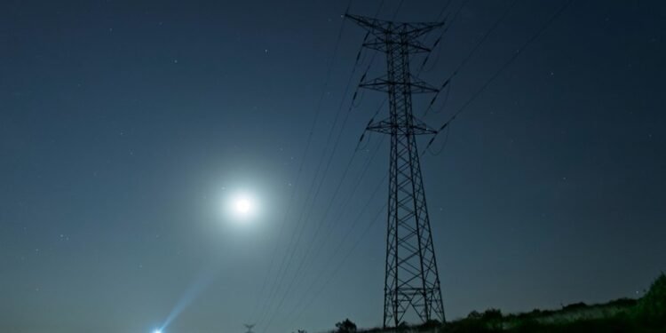 Aliko Dangote calls for emergency power summit as blackouts threaten Nigeria’s $500bn economy