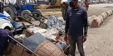 Lagos urged to review ban on cart pushers to address waste challenges – EnviroNews