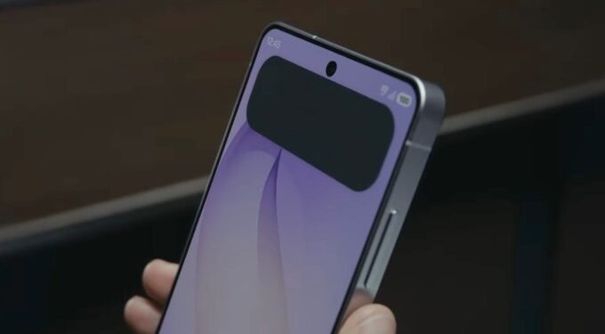 Samsung shows off new display tech that adds a privacy screen to apps and notifications