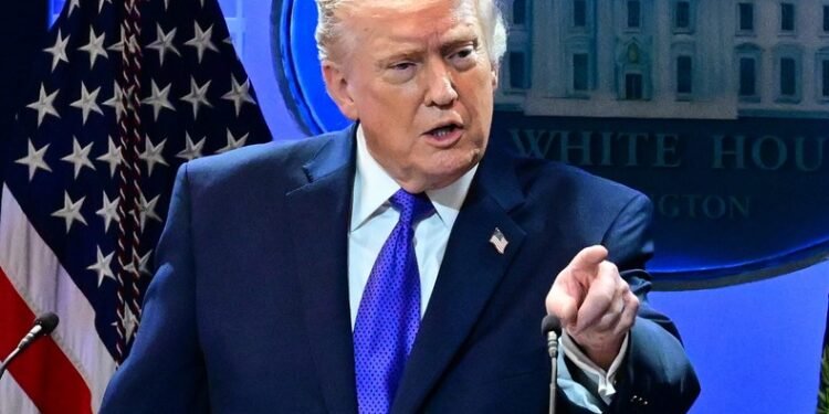 The United States warns Nigeria to dump Russian weapons for American ones to protect Christians