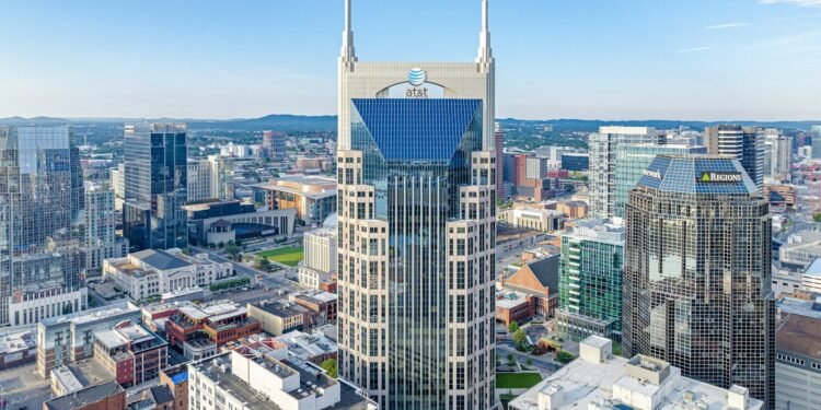 AT&T to invest $250bn to expand and enhance networks