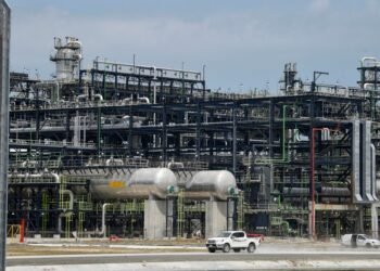 Africa’s largest refinery tightens its grip on 92% of Nigeria’s petrol market