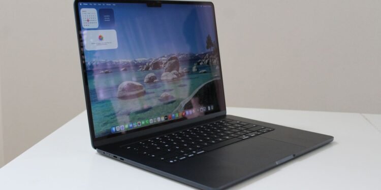Apple MacBook Air (M5) Review: The Goldilocks MacBook