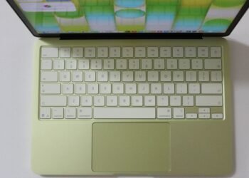 Apple MacBook Neo Review: Delicious, Low-Hanging Fruit