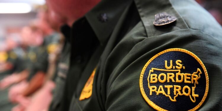 DHS Ousts CBP Privacy Officers Who Questioned ‘Illegal’ Orders