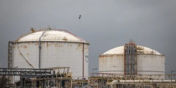 Europe Faces High War-Related Gas Prices Through 2027, HSBC Says