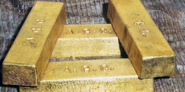 Ghana eyes new route as UAE flight disruptions threaten gold shipments – sources say