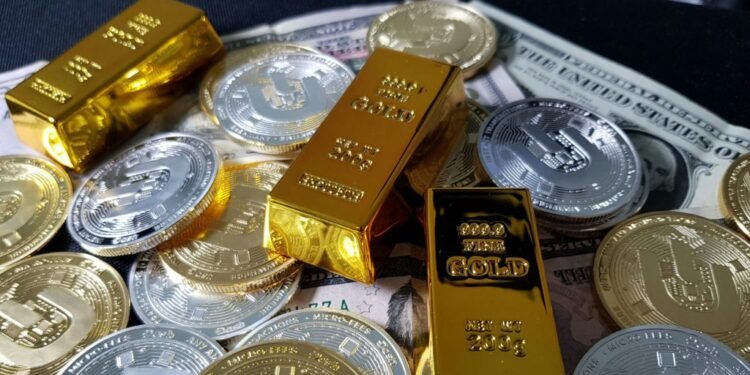 Gold, Silver Near Decision Point as Oil Surge Sparks Inflation