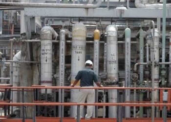 India Turns to Dirty Fuels to Fight Crippling Supply Squeeze