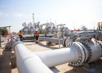 Iraq halts Rumaila oil field output after Hormuz disruption