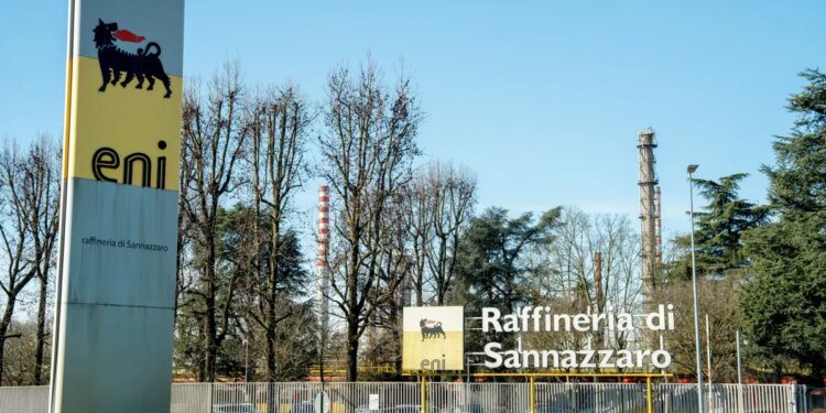 Italy Cuts Fuel Taxes to Offset Soaring Energy Costs