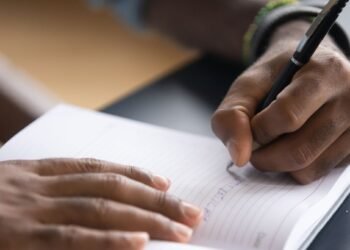 Left-Handed People Are More Competitive, Says Science