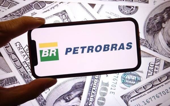 Petrobras to Buy Pair of Petronas’ Offshore Stakes