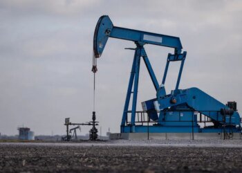 Retail Oil Traders Spark ETF Boom Amid Institutional Slump