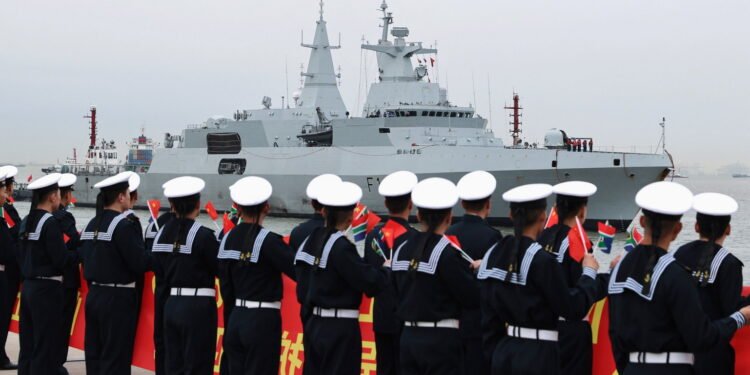 SAS Amatola arrives in China