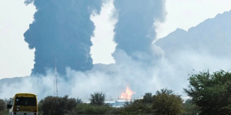 Stock Futures Gain as Oil Eases From Earlier Highs: Markets Wrap