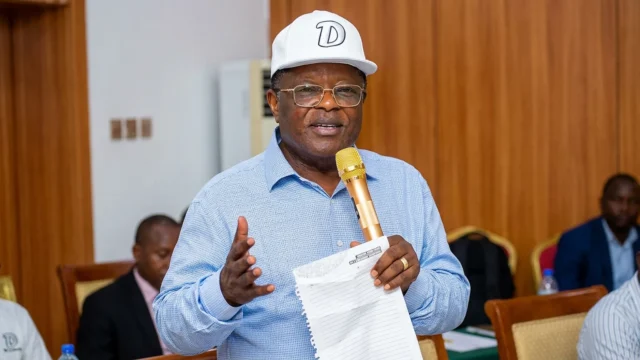 Umahi Applauds Local Contractors as Nigeria’s Concrete Highway Project Signals Engineering Breakthrough