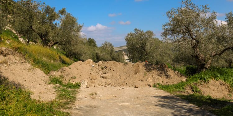 With World’s Eyes on Iran, Israel Locks Down the West Bank